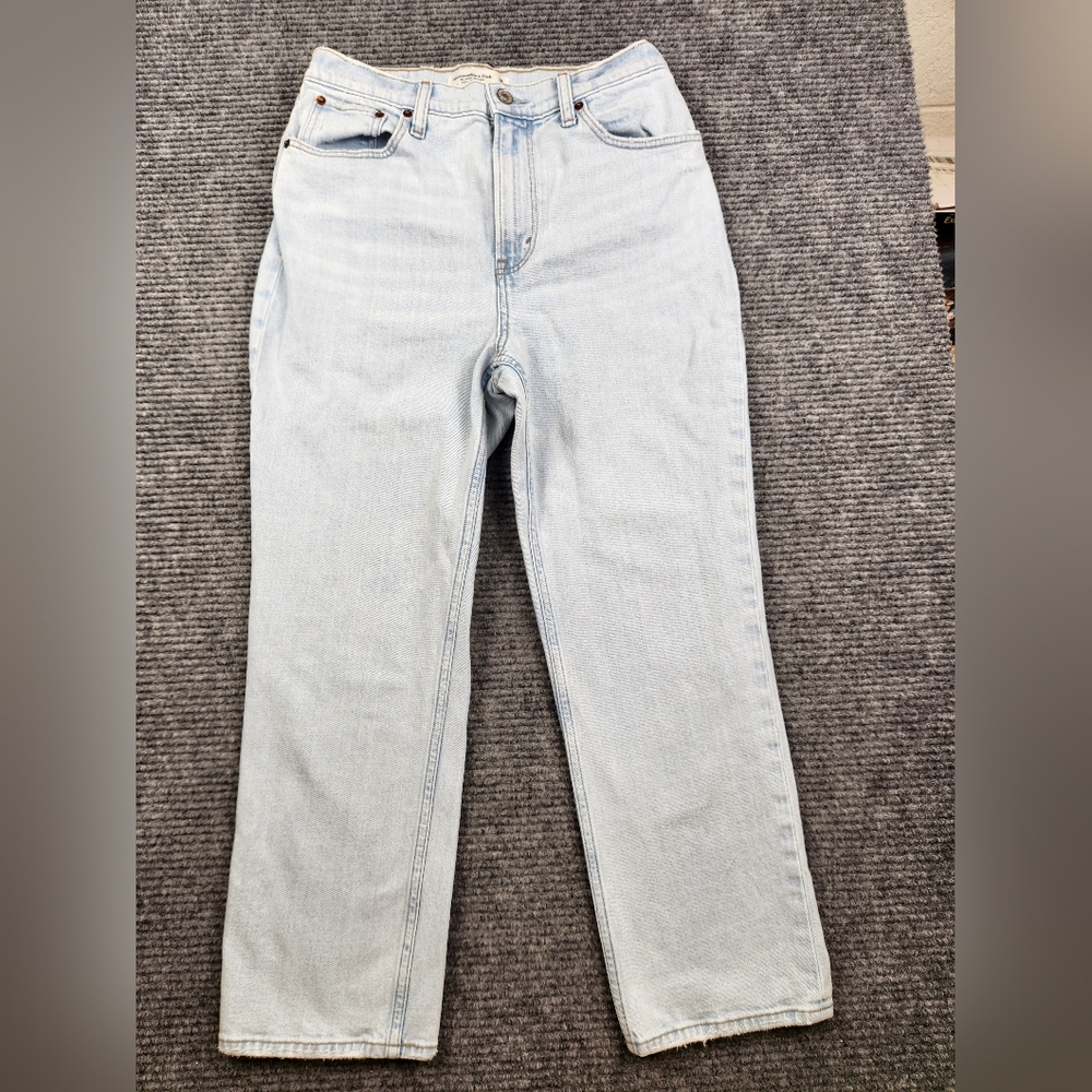 Abercrombie & Fitch The Ankle Straight Ultra High Rise Sz 6/28 Short Light Wash